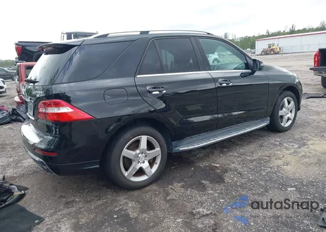 2013 Mercedes-Benz Ml 550 4Matic z USA, uszkodzony, nr VIN 4JGDA7DB9DA099707